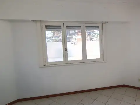 Casa 6 ambientes con 1 baño