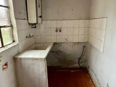 Casa 4 ambientes con 1 baño