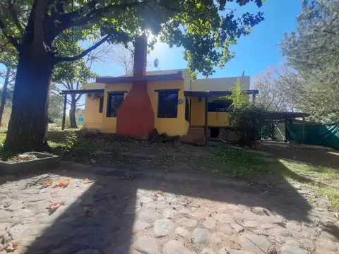 Casa mas departamento a la venta en Bialet Masse. (C469)