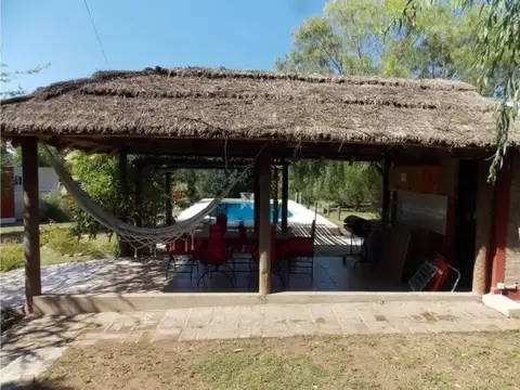 Casa 10 ambientes con 3 baños