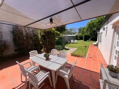 Casa de tres dormitorios en venta en Gonnet, La Plata