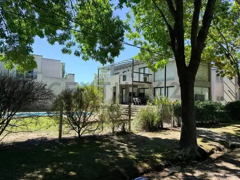 Casa en Alquiler de 3 dormitorios