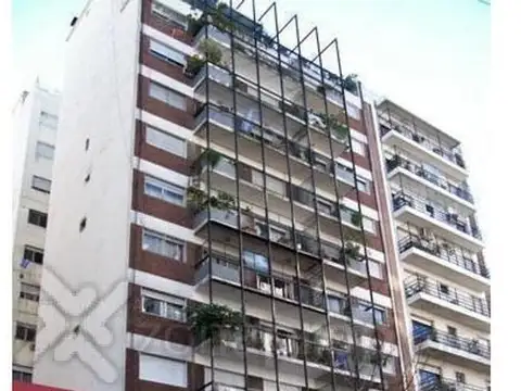 Avenida Belgrano 2400, Piso 1