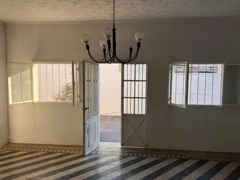 Casa 3 ambientes con 1 baño