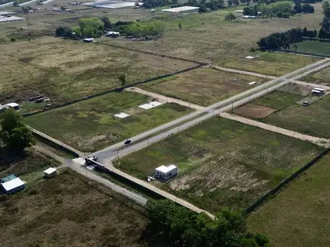 LOTE EN VENTA - BARRIO RENOVAR 472 E/ 216 y 217