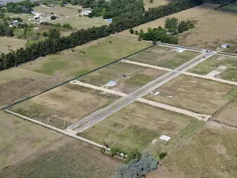 LOTE EN VENTA - BARRIO RENOVAR 472 E/ 216 y 217