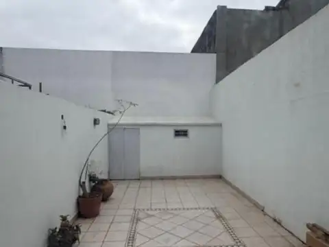 Depto Tipo Casa en Venta 25 años