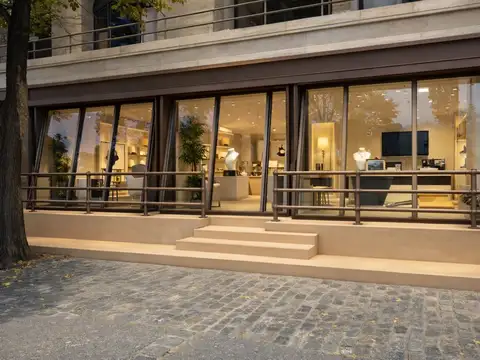 Local comercial en Alquiler frente al dique Puerto Madero - 11 metros de vidriera