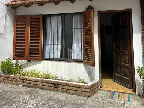 Venta Duplex con gas natural  a 2 cuadras del mar.. La Lucila