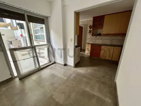 VENTA DEPARTAMENTO 4 AMBIENTES CON PATIO Y BALCON AL FRENTE EN VILLA CRESPO