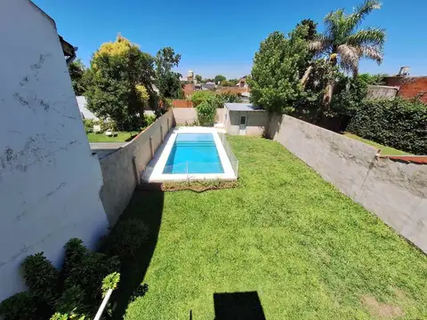 Casa en Venta con 3 cocheras