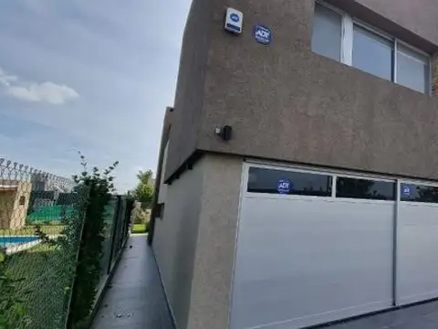 HERMOSA PROPIEDAD EN VENTA-EL PAYADOR 2050-BARRIO PUNTA CHACRA -ROLDAN