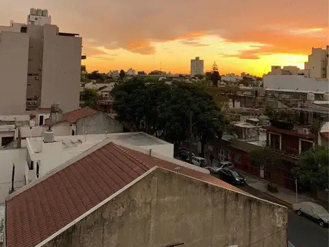 EXCELENTE MONOAMBIENTE DIVIDIDO CON BALCON TERRAZA