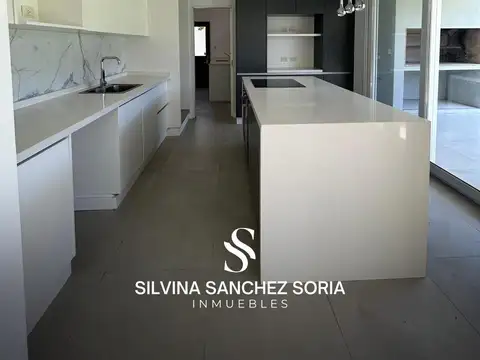 Casa en Alquiler al Oeste