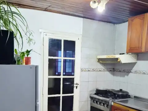 Casa 6 ambientes con 1 baño