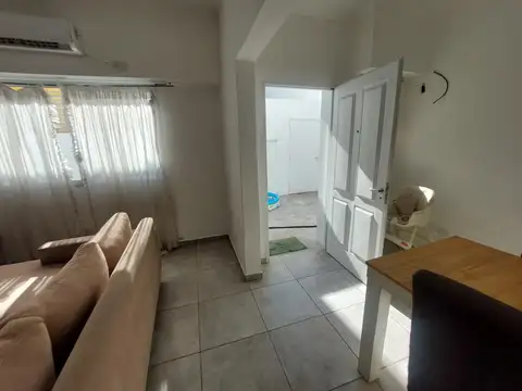 Depto Tipo Casa en Alquiler de 3 ambientes