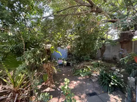 Venta casa dos dormitorios a RECICLAR. Baigorria