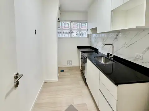 Pacheco 2100, Piso PB