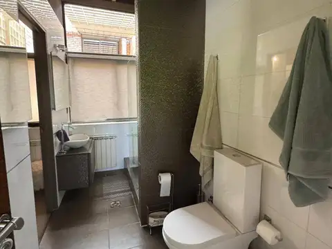 Casa en Venta con 4 cocheras