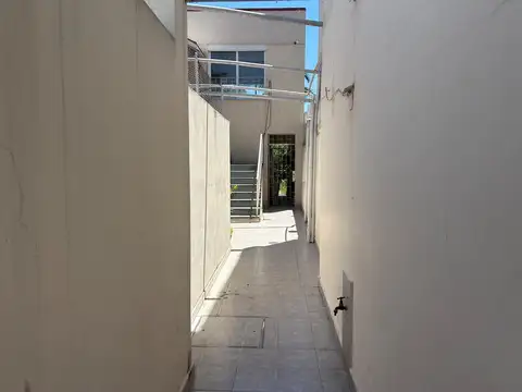 Navarro 3400, Piso 1