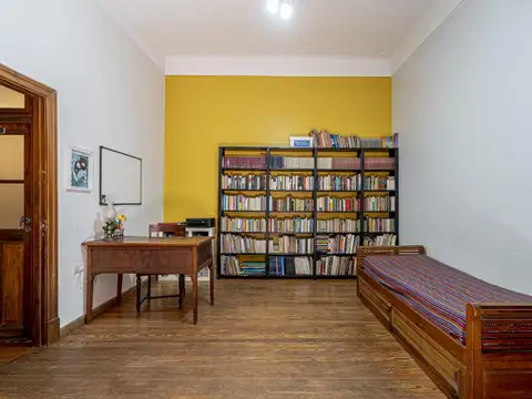 Venta Casa de 7 ambientes  Villa Ortuzar . Terrazas .Patio