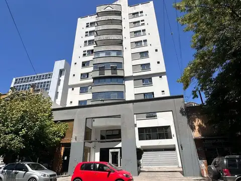 Diagonal 77 e/ 5 y 6 100