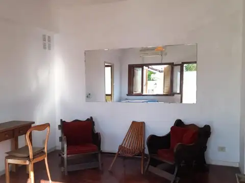 Casa 2 ambientes con 1 baño