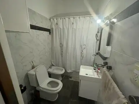 Depto Tipo Casa 4 ambientes con 2 baños