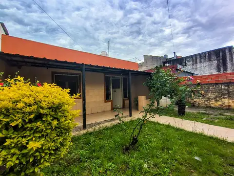 Casa 3 ambientes Isidro Casanova
