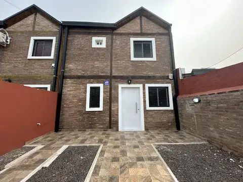 Alquiler | Dúplex destino comercial – habitacional.