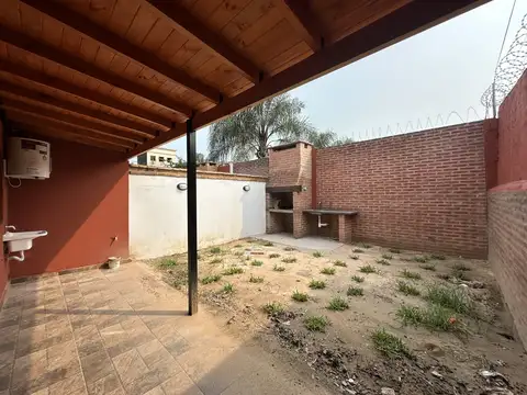 Casa 4 ambientes con 1 baño