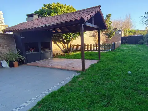 Casa en Venta en La Plata [Cod: 2838-5]