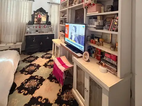 Casa 8 ambientes con 5 baños
