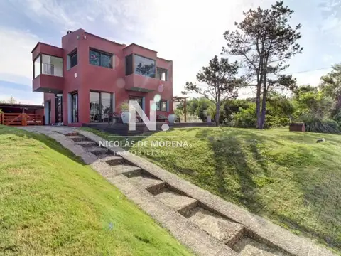 Casa frente al mar en Punta Piedras, 4 dormitorios 