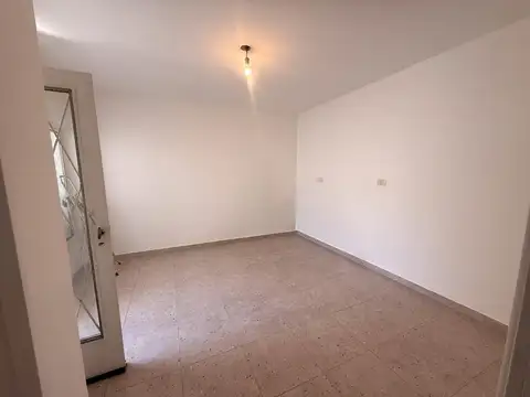 Depto Tipo Casa en Alquiler de 2 dormitorios