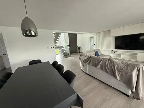 ALQUILER CASA PREMIUM Barrio Privado La Escondida – Área 60