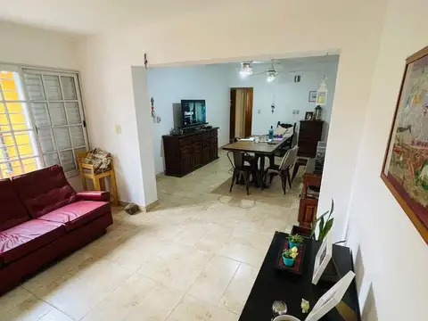 Casa 4 ambientes con 1 baño