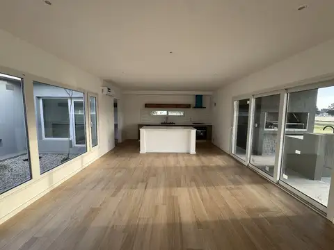 Casa en Venta en Área 60, USD 220.000