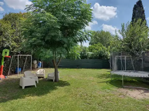 Albert Einstein e/ Santa Margarita y Santa Celia