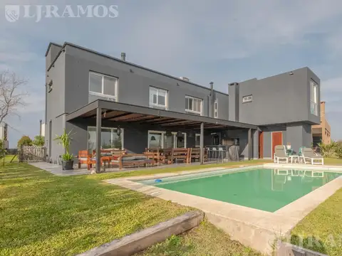 Casa en venta al Agua Barrio Marinas  - Puertos/ Escobar