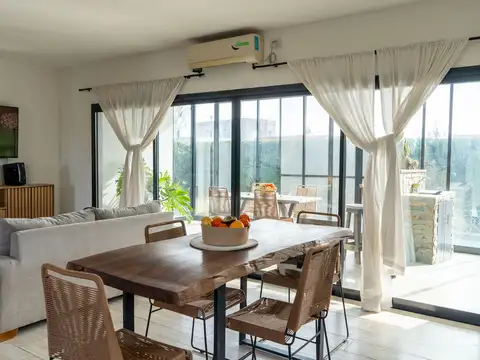 Casa 3 ambientes con 2 baños