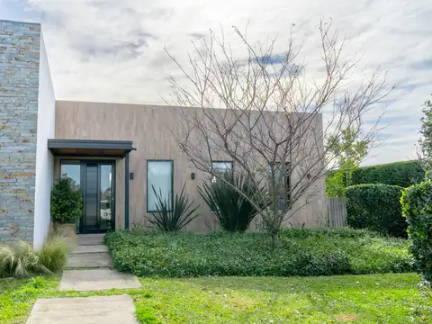 Casa en Venta en Countries y Barrios Cerrados en Escobar, USD 169.500
