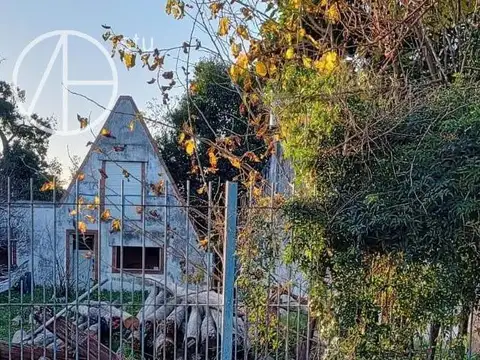 Casa en venta a refaccionar apto credito en Escobar