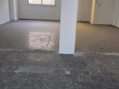 Oficina en Venta 60 años