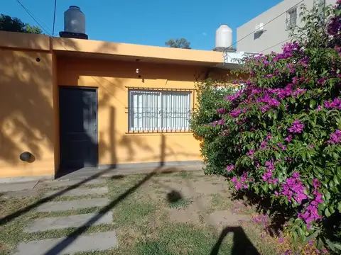Casa de 4 amb. en Venta con jardín y cochera en Maschwitz