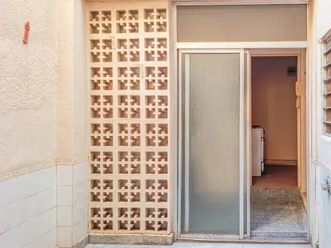 Venta | Casa 7 amb | Barracas | Lote propio y local | A reciclar