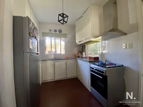 Casa en venta , 2 dormitorios + dependencia, excelente ubicación