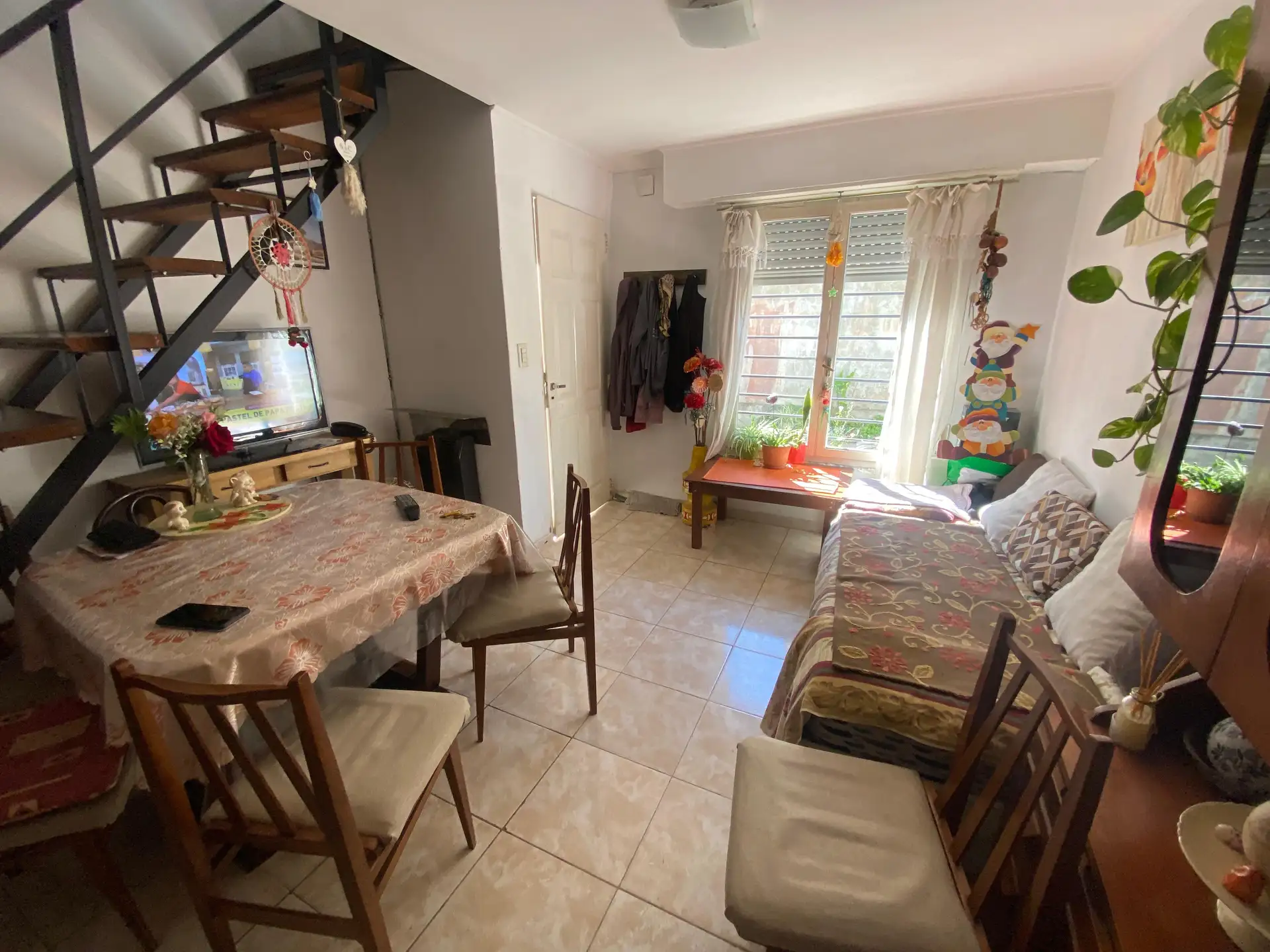 Dúplex 2 amb 35 m² con 1 dorm, cochera descubierta y renta vigente — Marconi
