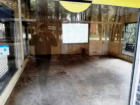 En Cariló | Local en Galería Los tipales -U4-