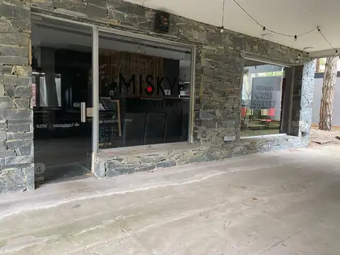 En Cariló | Local en Galería Los tipales -U4-